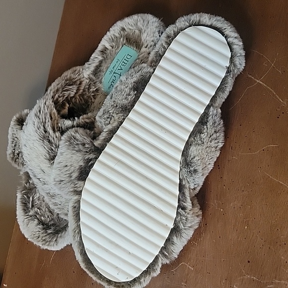 Diba True slippers- size 9 - Picture 5 of 5